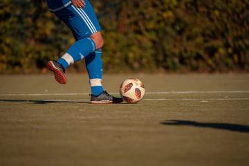 阿斯顿维拉3-0弗赖堡，44年后再夺欧联杯冠军（配图示意）